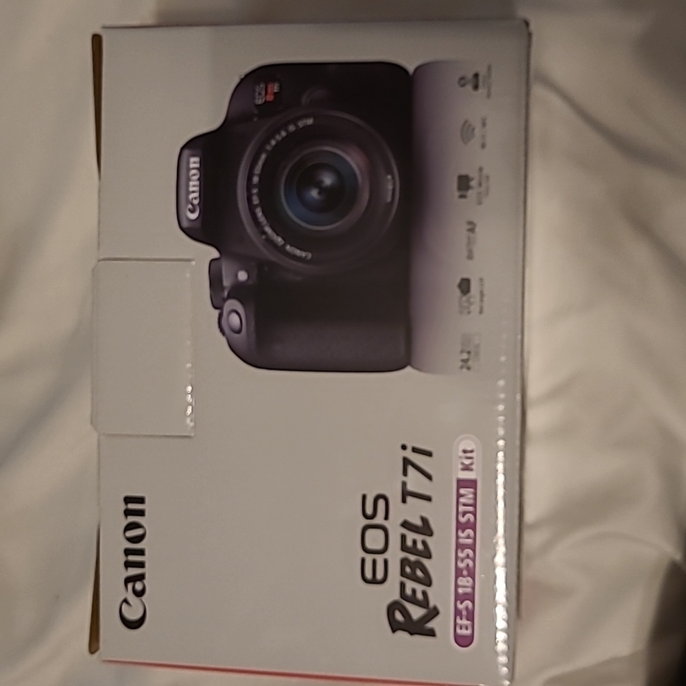 NEW Canon EOS Rebel T7i EF-S 18-55 IS STM Kit